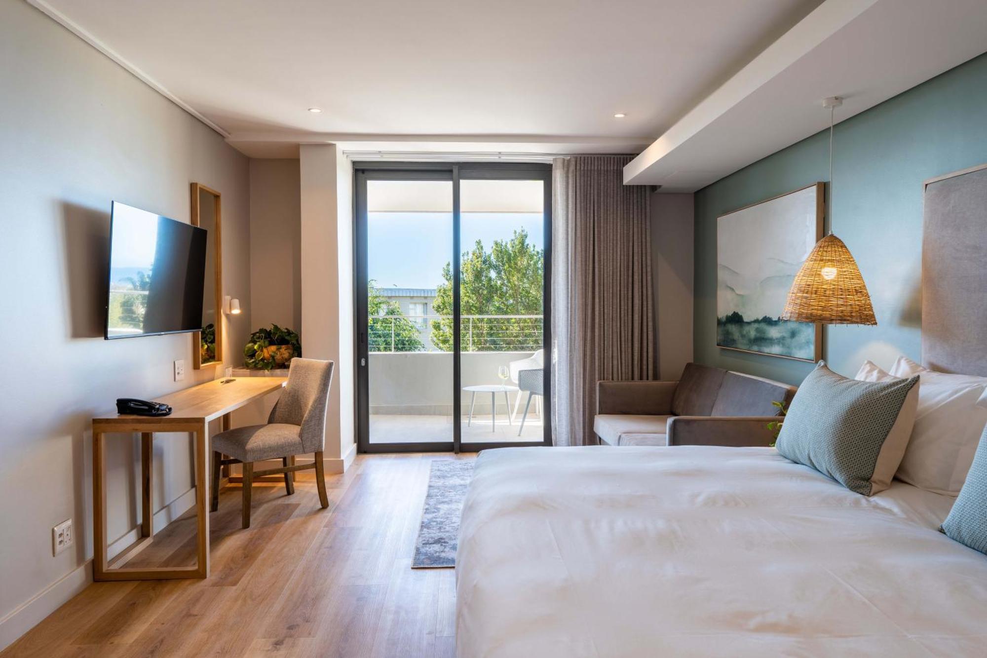 Plett Quarter Hotel - Lion Roars Hotels & Lodges Plettenberg Bay Esterno foto