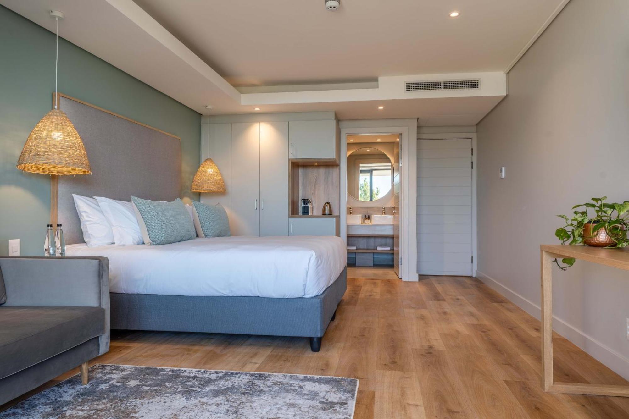 Plett Quarter Hotel - Lion Roars Hotels & Lodges Plettenberg Bay Esterno foto