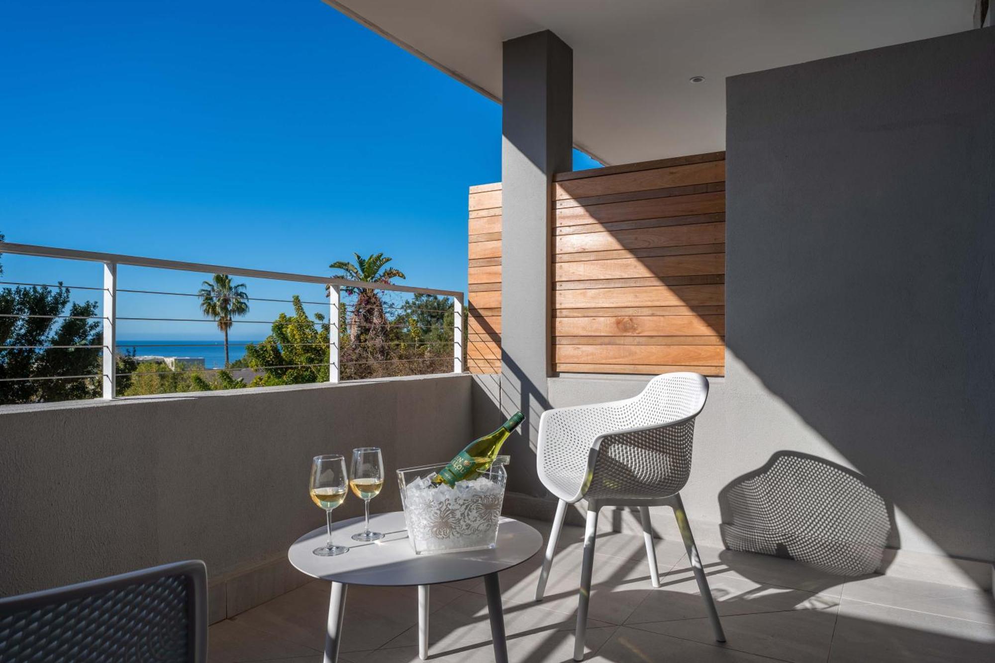 Plett Quarter Hotel - Lion Roars Hotels & Lodges Plettenberg Bay Esterno foto
