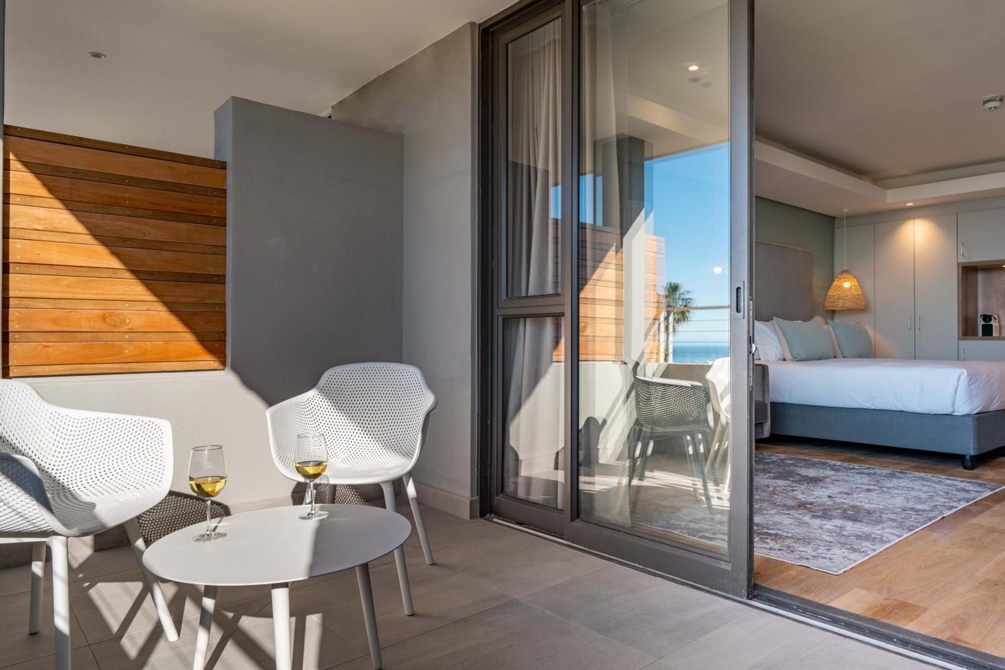 Plett Quarter Hotel - Lion Roars Hotels & Lodges Plettenberg Bay Esterno foto